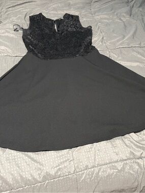 quiz black dress Lace Floral Accents Womens size 12